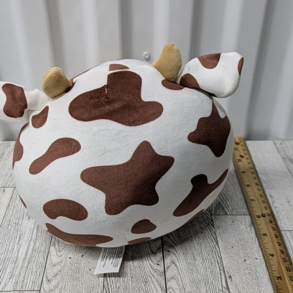 Zuru Snackels Plush Cow Stuffed Animal with Bubble Tea Accessory